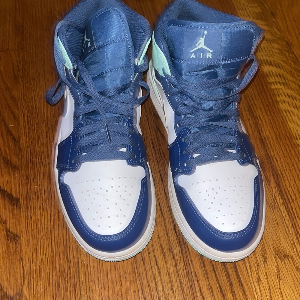 Air Jordan 1 Mid ‘Blue Mint’